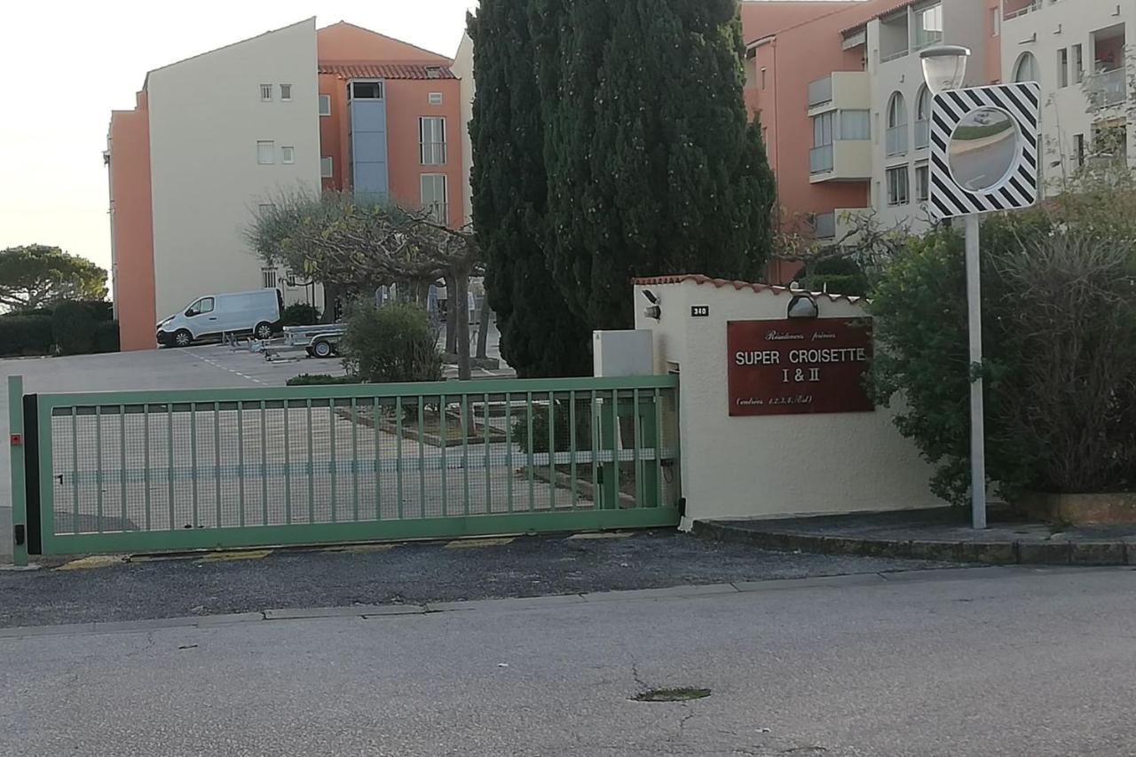 Very Cosy Apartment At 200 M From The Beaches La Londe-les-Maures Exterior photo
