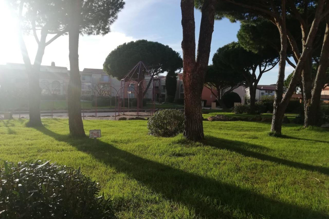 Very Cosy Apartment At 200 M From The Beaches La Londe-les-Maures Exterior photo